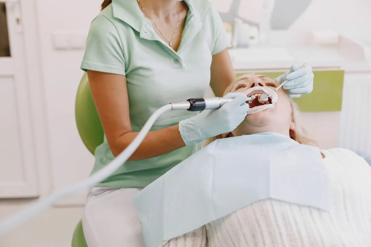 Limpieza dental en Concepción: precio, qué incluye y por qué te ahorra plata