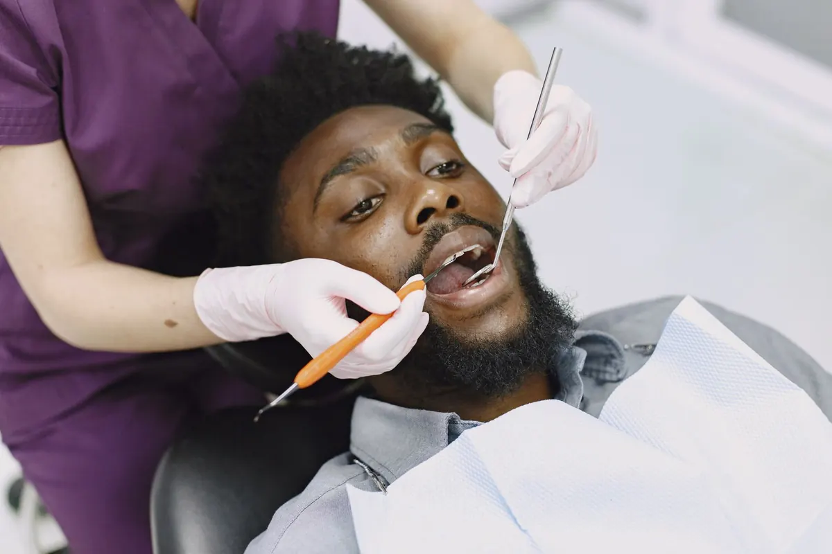 Limpieza dental profesional: cada cuánto hacerla de verdad